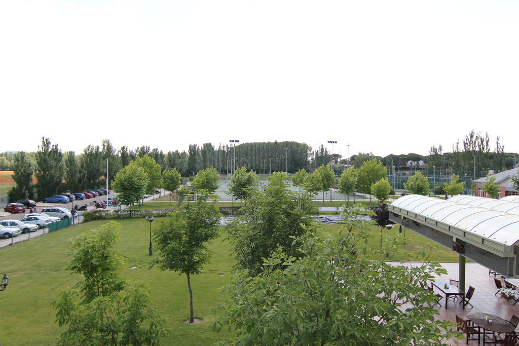 Hotel Lasa Sport Valladolid Exteriér fotografie