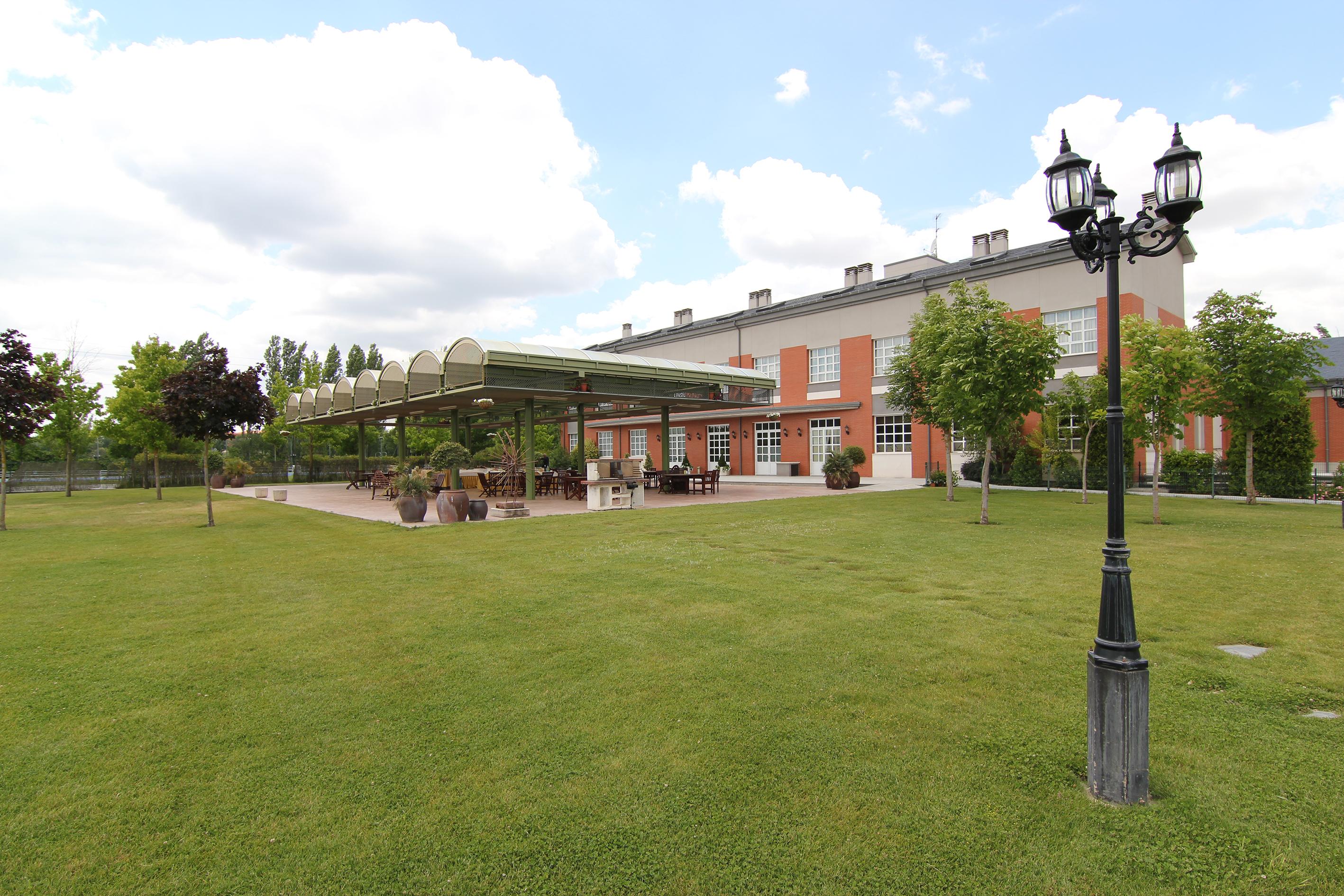 Hotel Lasa Sport Valladolid Exteriér fotografie